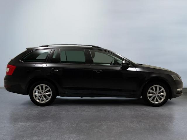 Skoda Octavia image 7