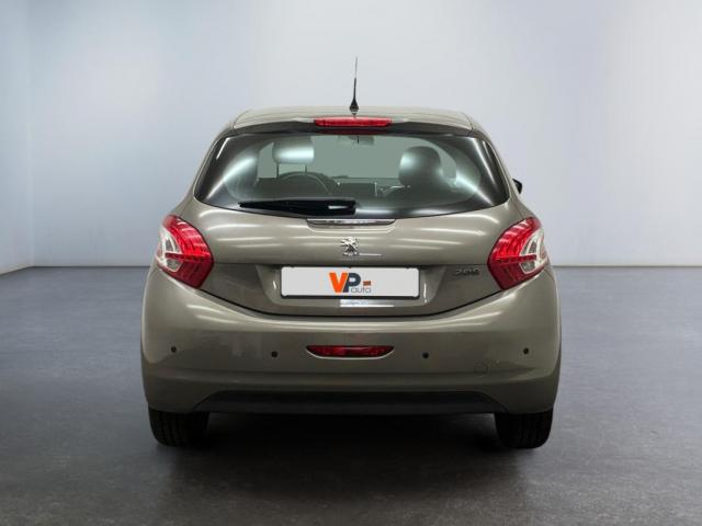 Peugeot 208 image 8