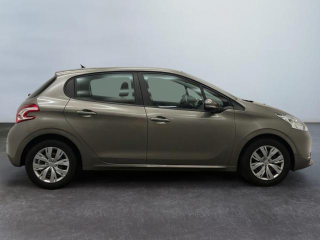 Peugeot 208 image 2