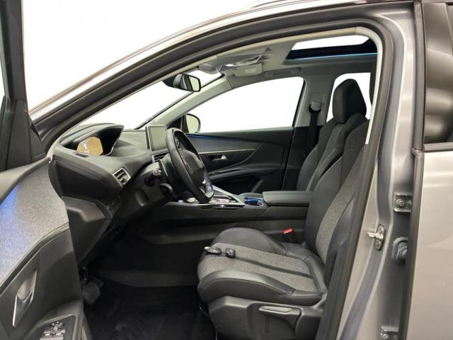 Peugeot 5008 image 2