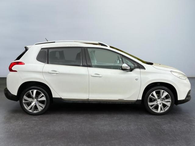Peugeot 2008 image 8