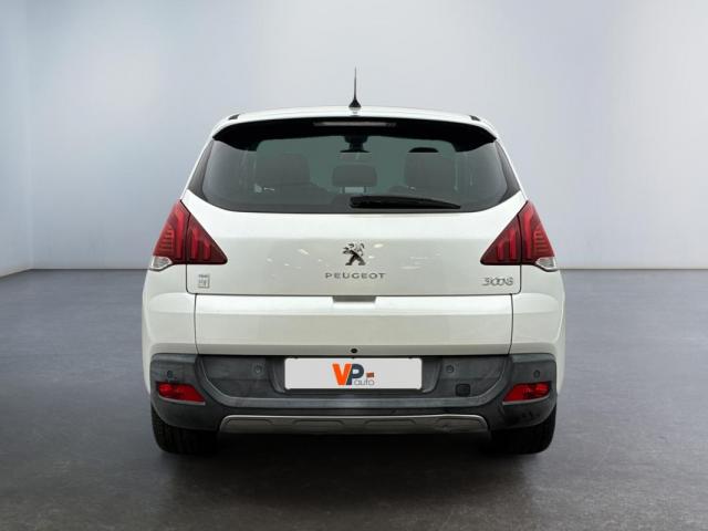 Peugeot 3008 Hybrid4 image 2