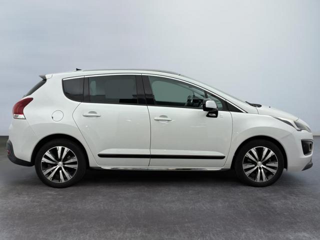 Peugeot 3008 Hybrid4 image 6