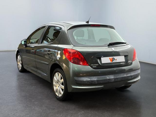Peugeot 207 image 1