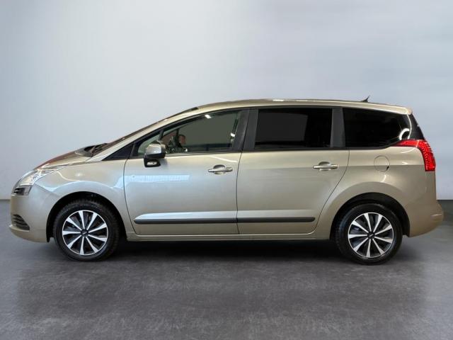 Peugeot 5008 image 8