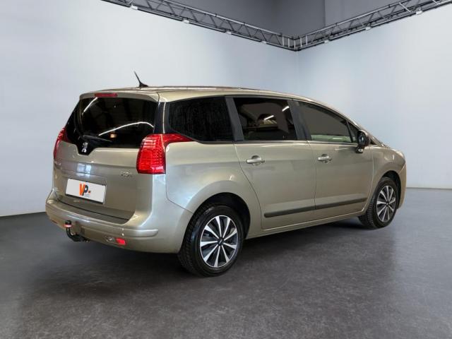 Peugeot 5008 image 2