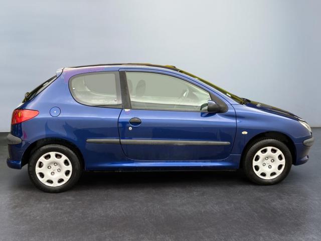 Peugeot 206 image 8