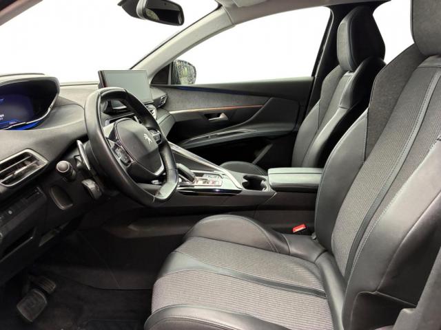 Peugeot 3008 image 2