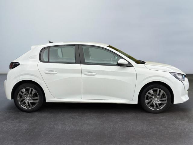 Peugeot 208 image 1
