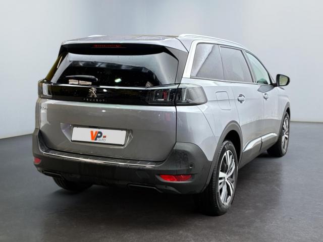 Peugeot 5008 image 1
