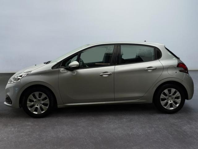 Peugeot 208 image 2