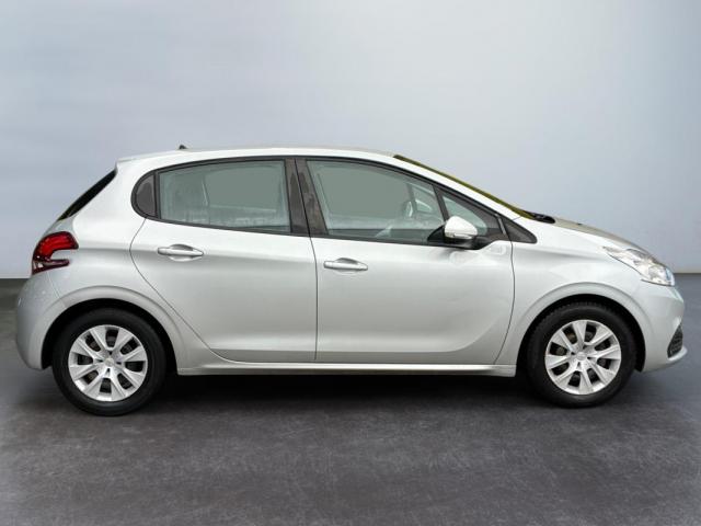 Peugeot 208 image 7