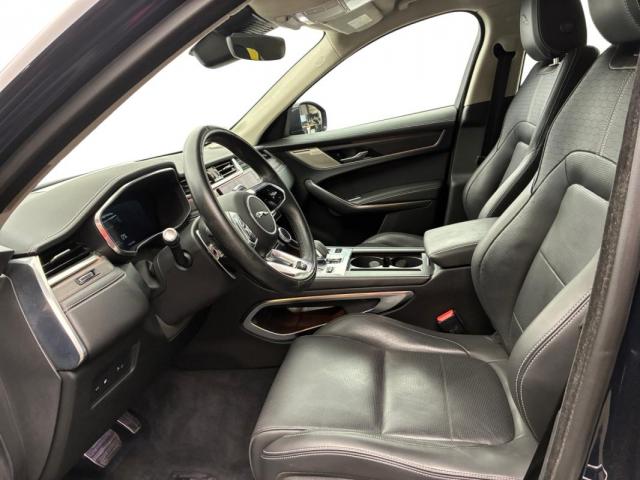 Jaguar F-Pace image 3
