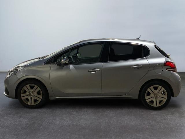 Peugeot 208 image 8