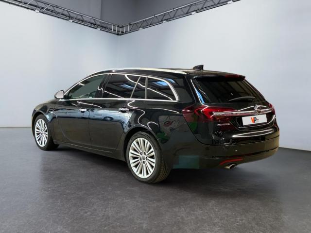 Opel Insignia Sports Tourer image 1