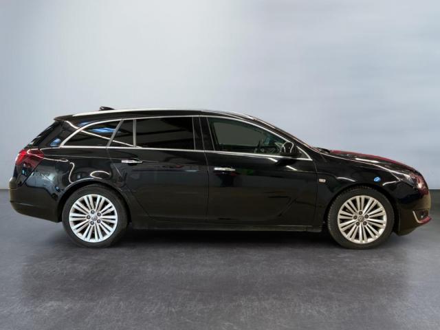 Opel Insignia Sports Tourer image 7