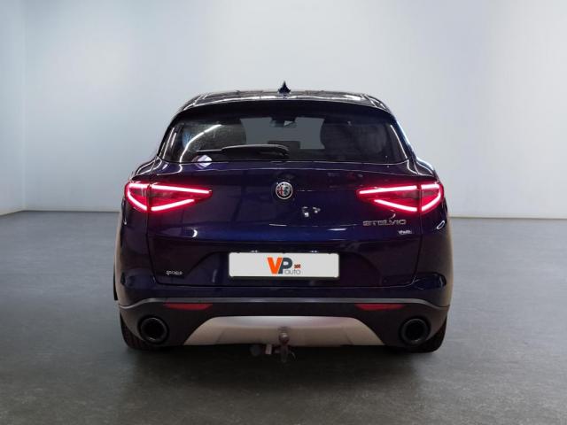 Alfa Romeo Stelvio image 7
