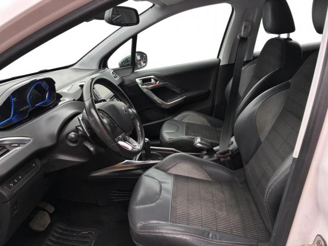 Peugeot 2008 image 6