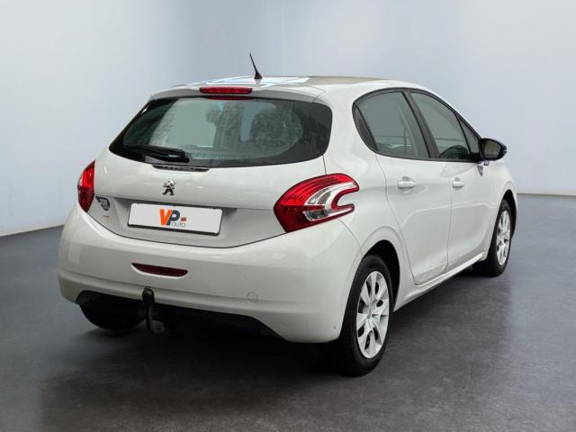 Peugeot 208 image 6