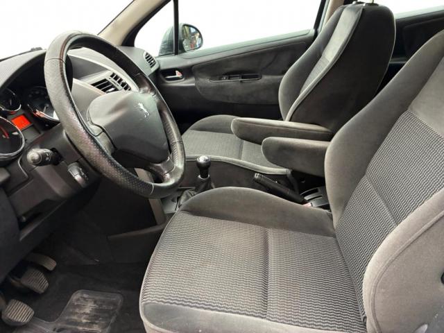 Peugeot 207 image 7