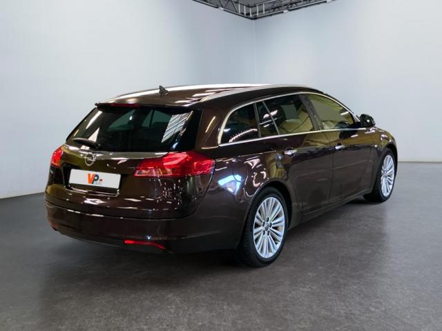 Opel Insignia Sports Tourer image 3
