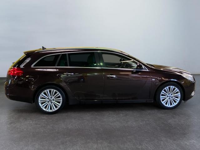 Opel Insignia Sports Tourer image 7
