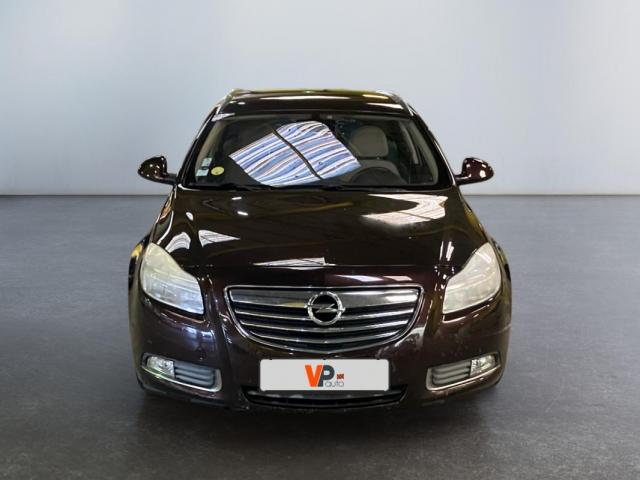 Opel Insignia Sports Tourer image 2