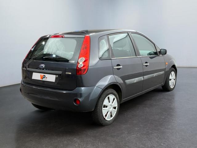 Ford Fiesta image 7