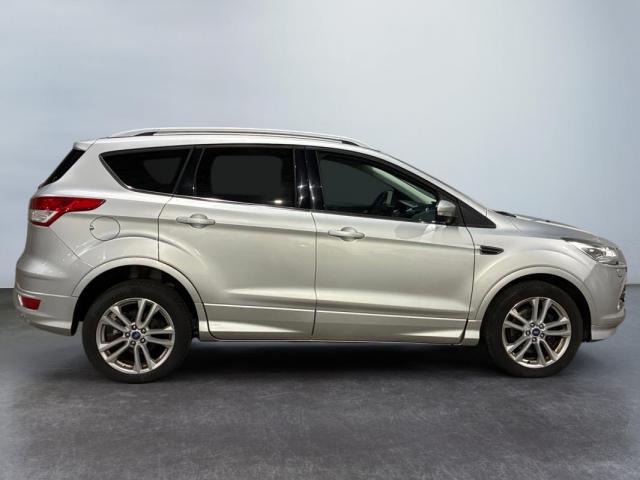 Ford Kuga image 6