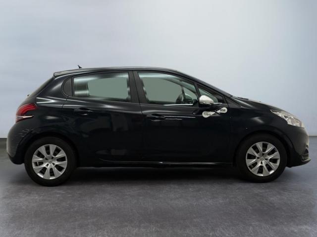 Peugeot 208 image 6