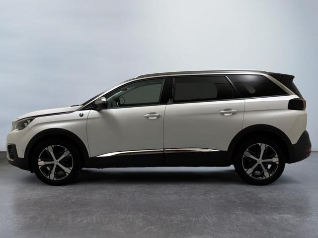 Peugeot 5008 image 1