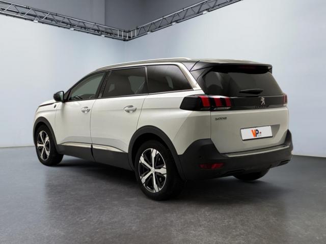 Peugeot 5008 image 1