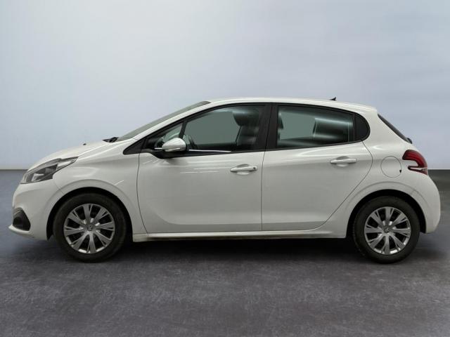 Peugeot 208 image 1