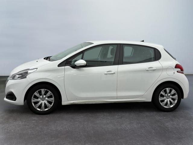 Peugeot 208 image 1