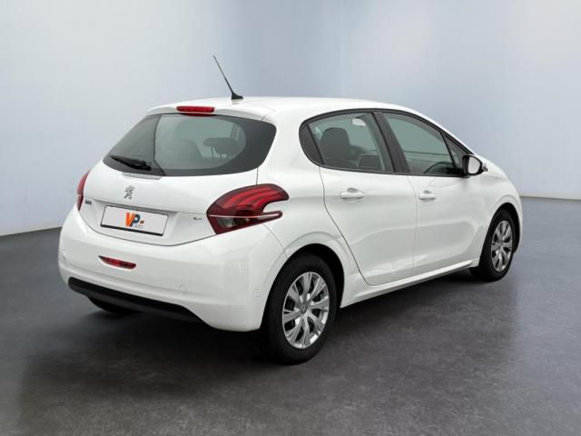 Peugeot 208 image 6