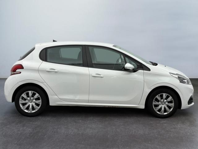 Peugeot 208 image 7