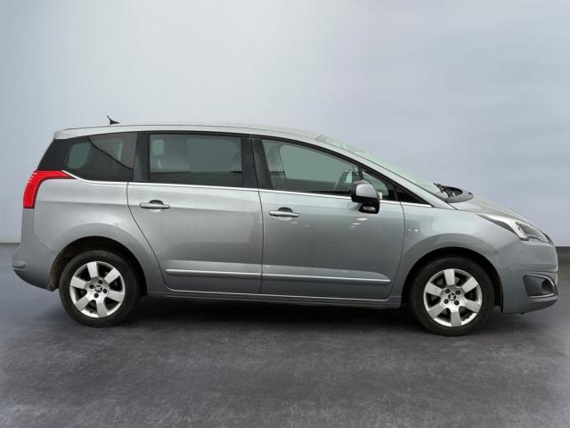 Peugeot 5008 image 4