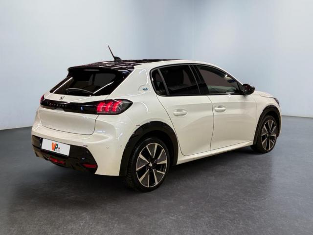 Peugeot 208 image 8