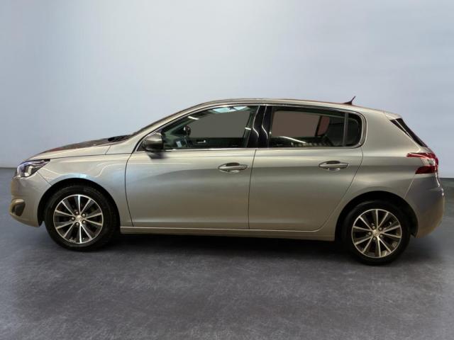 Peugeot 308 image 2