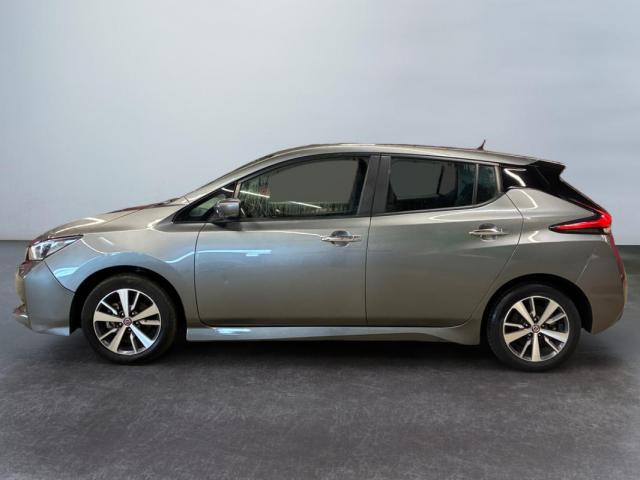 Nissan Leaf image 2
