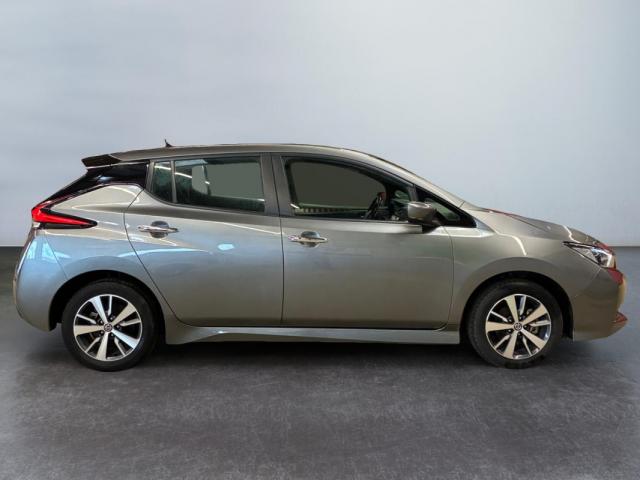Nissan Leaf image 8