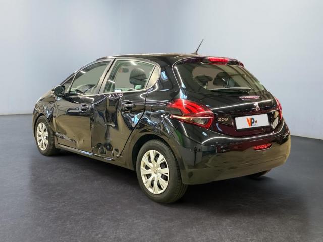 Peugeot 208 image 6