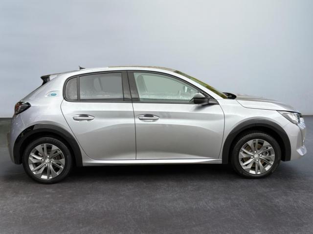 Peugeot 208 image 3