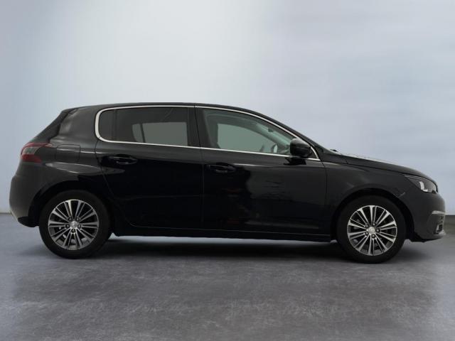 Peugeot 308 image 2