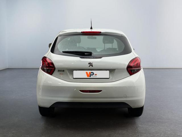Peugeot 208 image 7