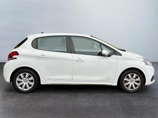 Peugeot 208 image 5
