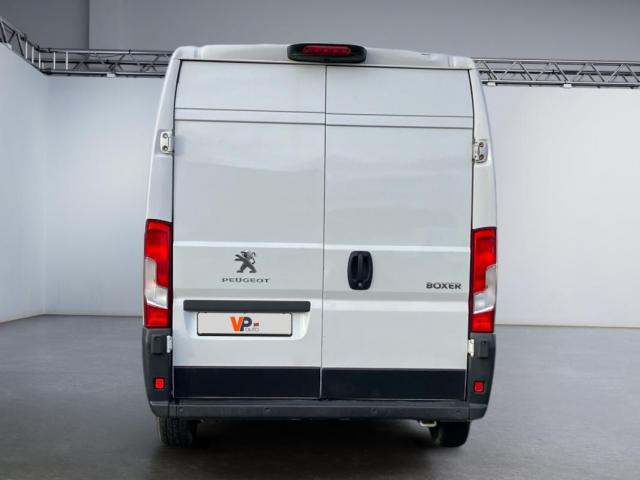 Peugeot Boxer image 2
