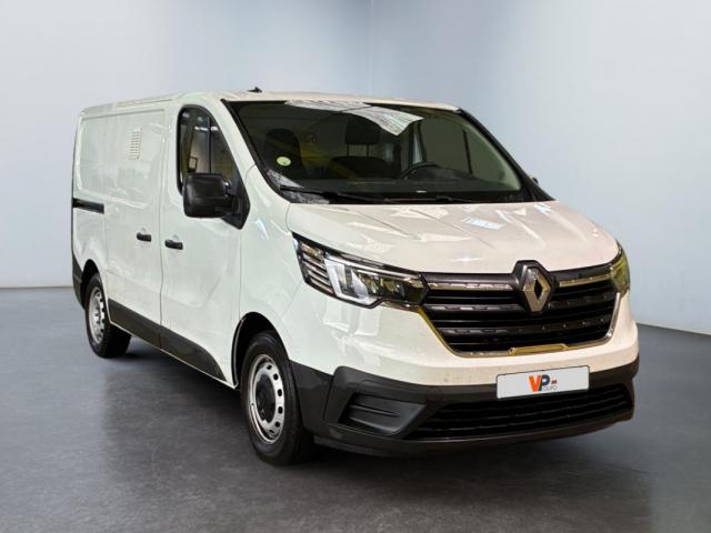 Renault Trafic image 2