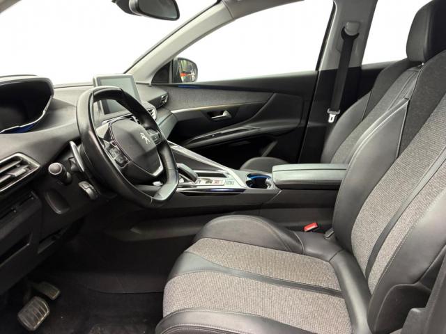 Peugeot 3008 image 2