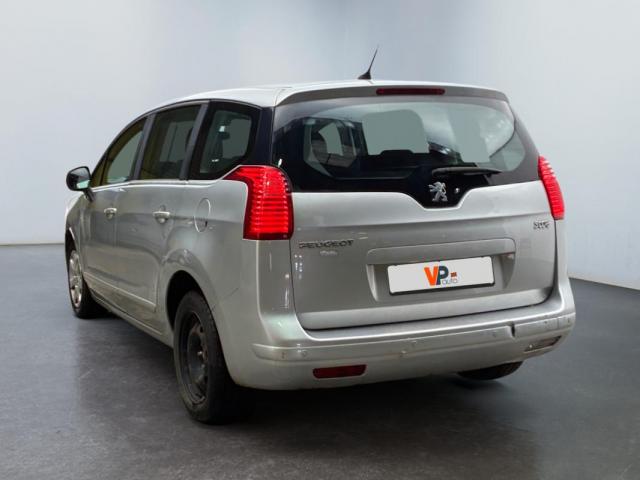 Peugeot 5008 image 1
